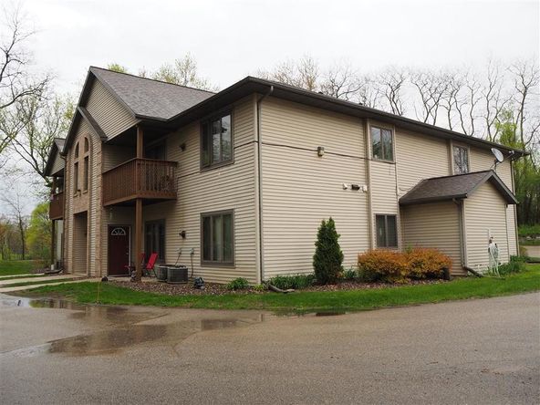 N4300 Park Rd, Cambridge, WI 53523